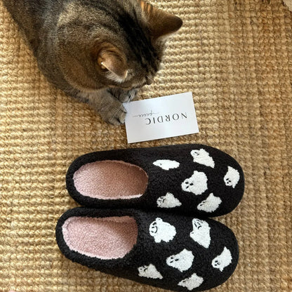 Finely Styled Slippers with a Classic Vintage Look