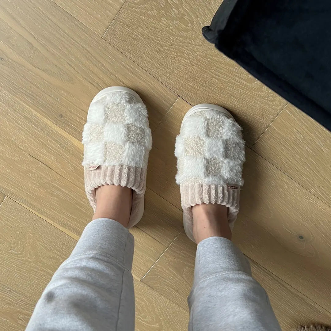 Elegantly Styled Slippers for Everyday Wear