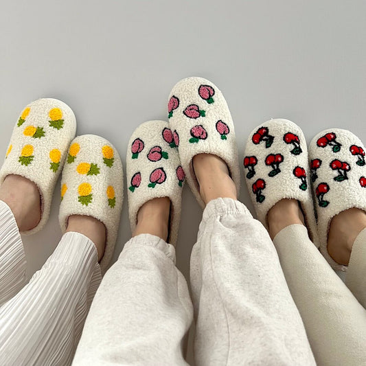 Elegantly Styled Slippers for Everyday Wear