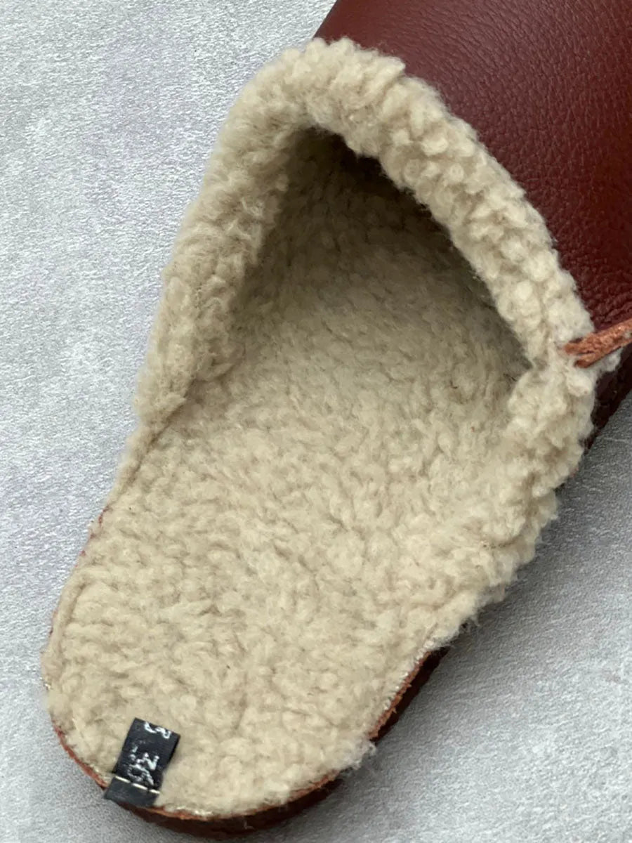 Elegantly Styled Slippers for Everyday Wear
