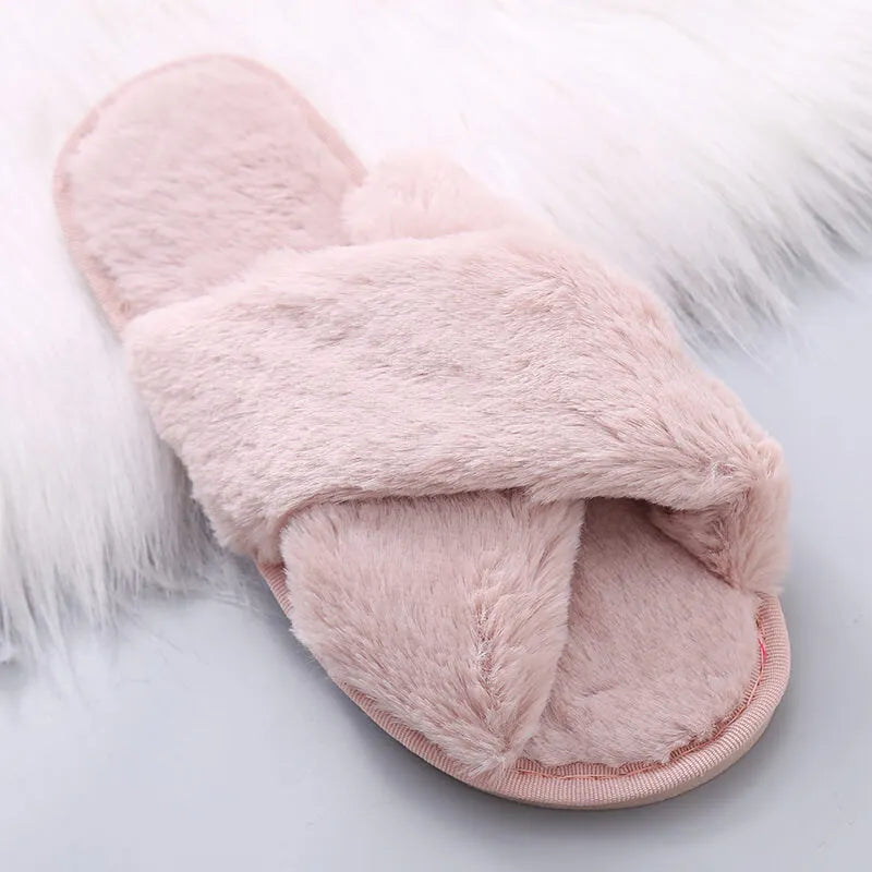 Elegantly Styled Slippers for Everyday Wear
