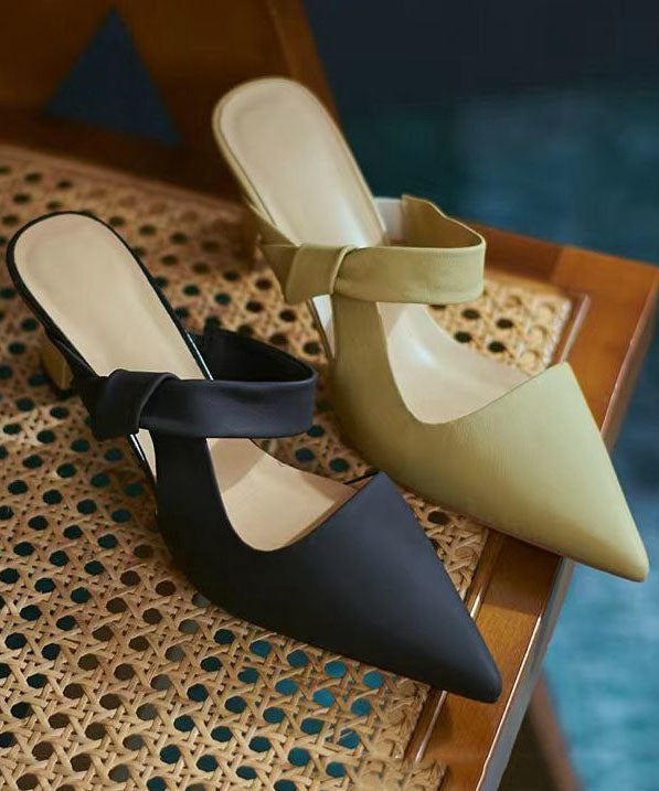 Finely Styled Slippers with a Classic Vintage Look