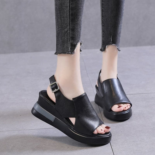 Effortlessly Elegant Heels with a Timeless Design