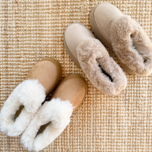 Elegantly Styled Slippers for Everyday Wear