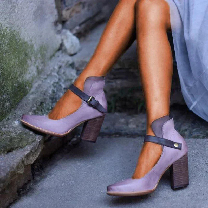 Classic Vintage Heels with a Flattering Fit