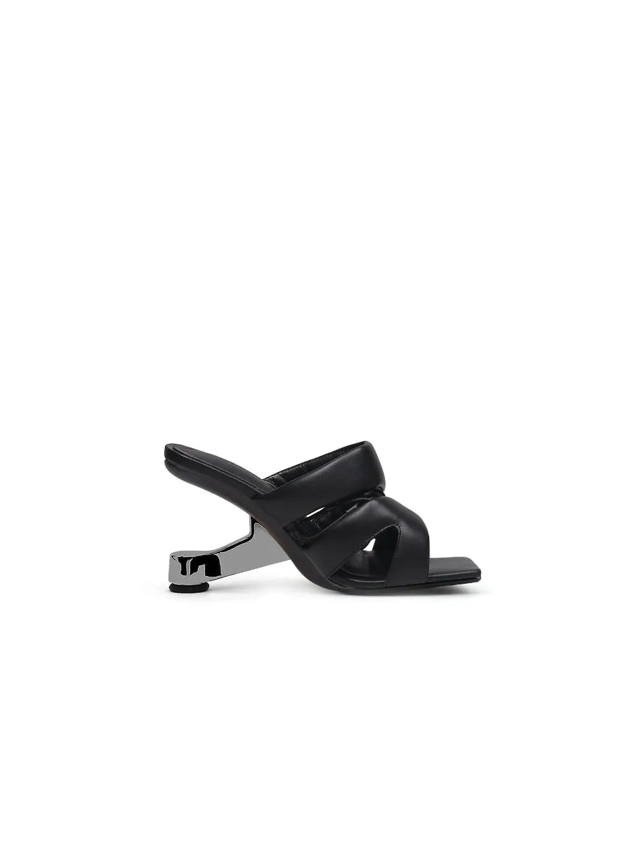 Effortlessly Elegant Garment with a Timeless Design
