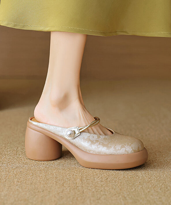 Casually Elegant Sandals with a Refined Edge