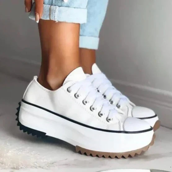 JO | Fashionable, supportive orthopaedic sneakers