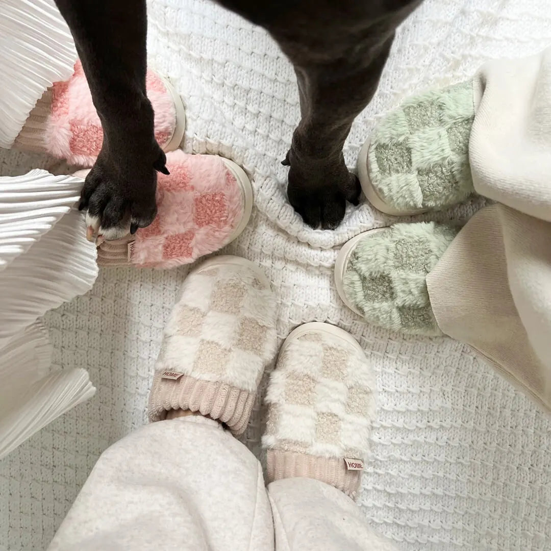 Elegantly Styled Slippers for Everyday Wear