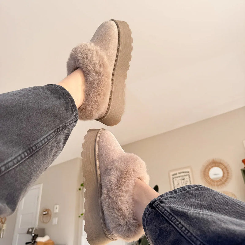 Finely Styled Slippers with a Classic Vintage Look