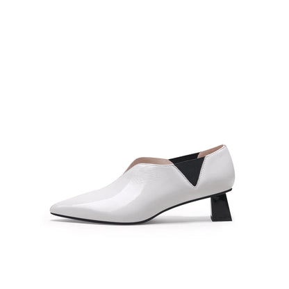 Effortlessly Elegant Garment with a Timeless Design