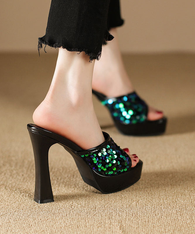 Effortlessly Elegant Sandals with a Timeless Design