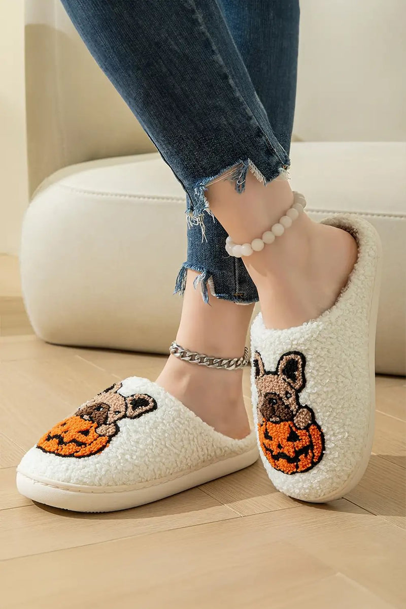Finely Styled Slippers with a Classic Vintage Look