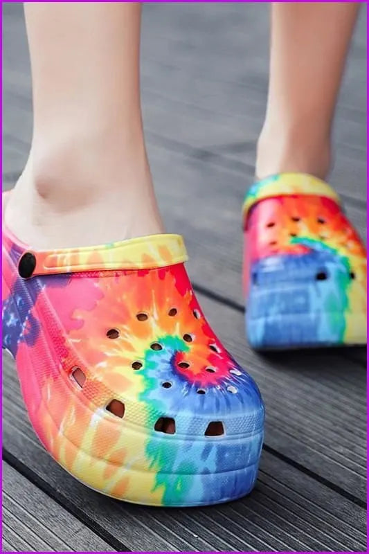 Elegantly Styled Slippers for Everyday Wear
