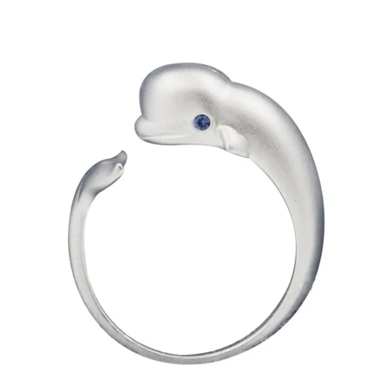 Classic Silver Ring with Timeless Appeal
