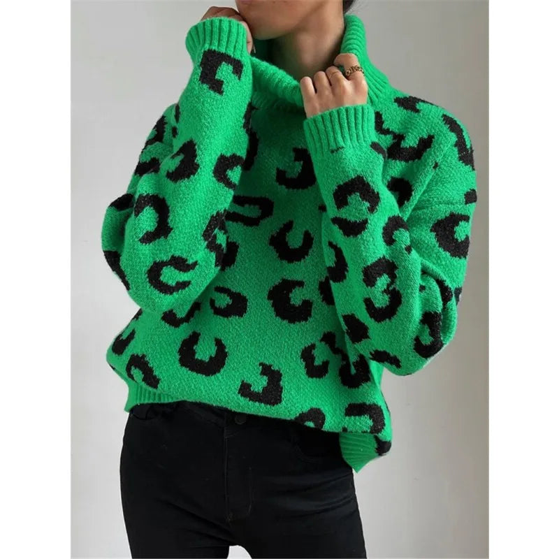 JO | Turtleneck with leopard pattern