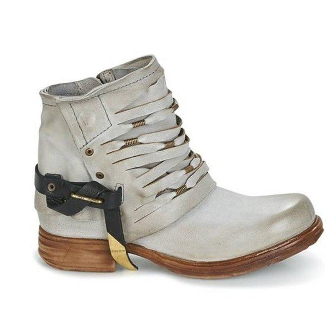 JO | Comfortable and fashionable orthopaedic summer boots