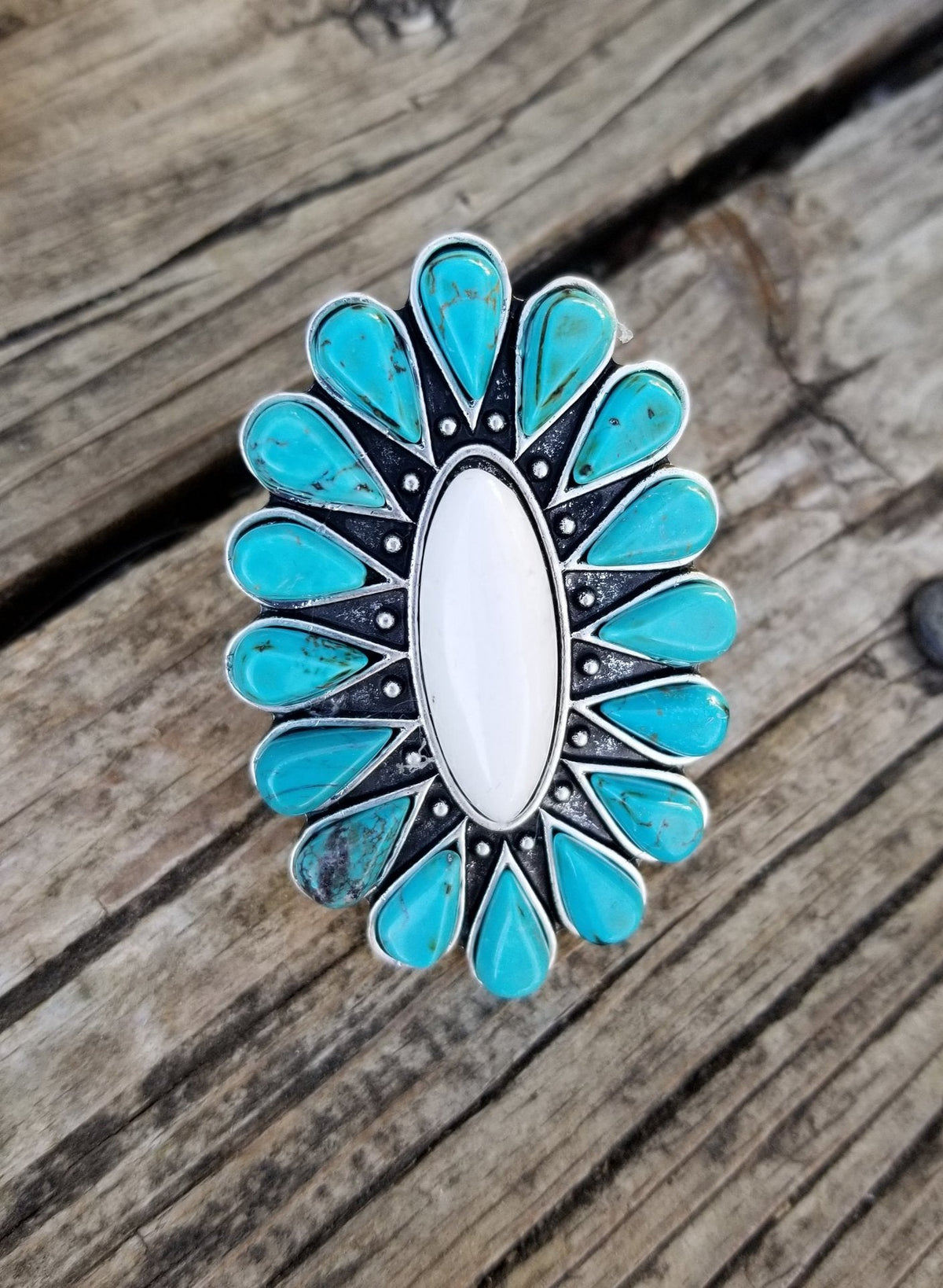 Stunning Silver Ring for Daily Wear