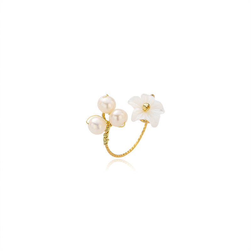 Classic Pearl Ring with Timeless Appeal