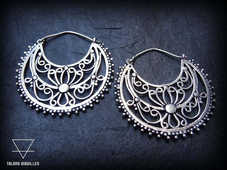 Charming Earring for Any Occasion