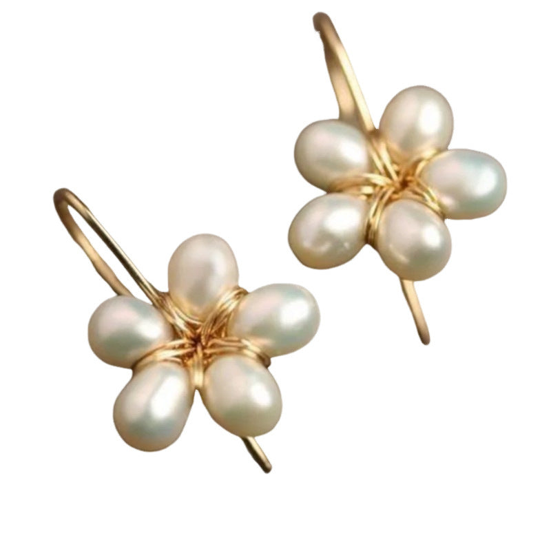 Classic Pearl Earring with Timeless Appeal