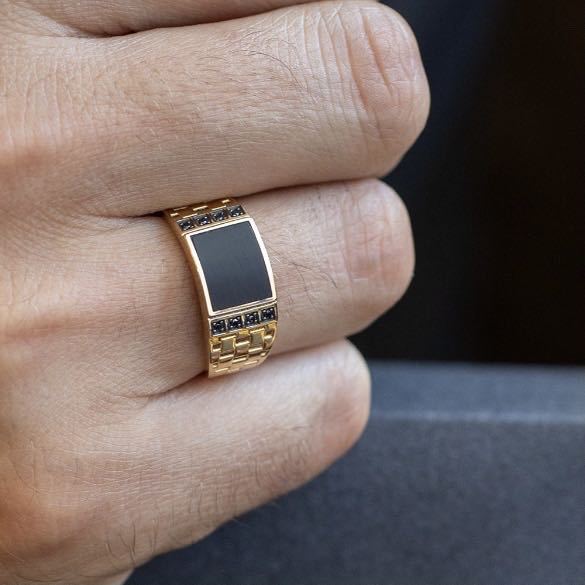 Romantic Gold Ring for Special Moments