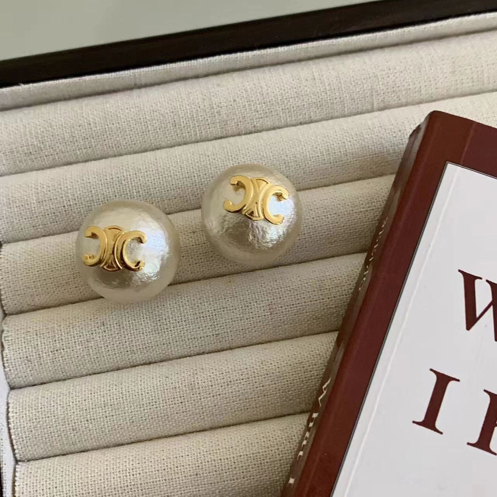 Charming Pearl Earring for Any Occasion