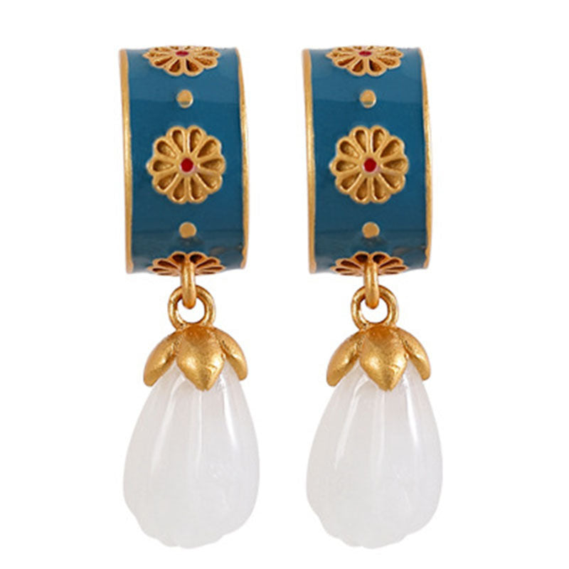 Classic Earring with Timeless Appeal