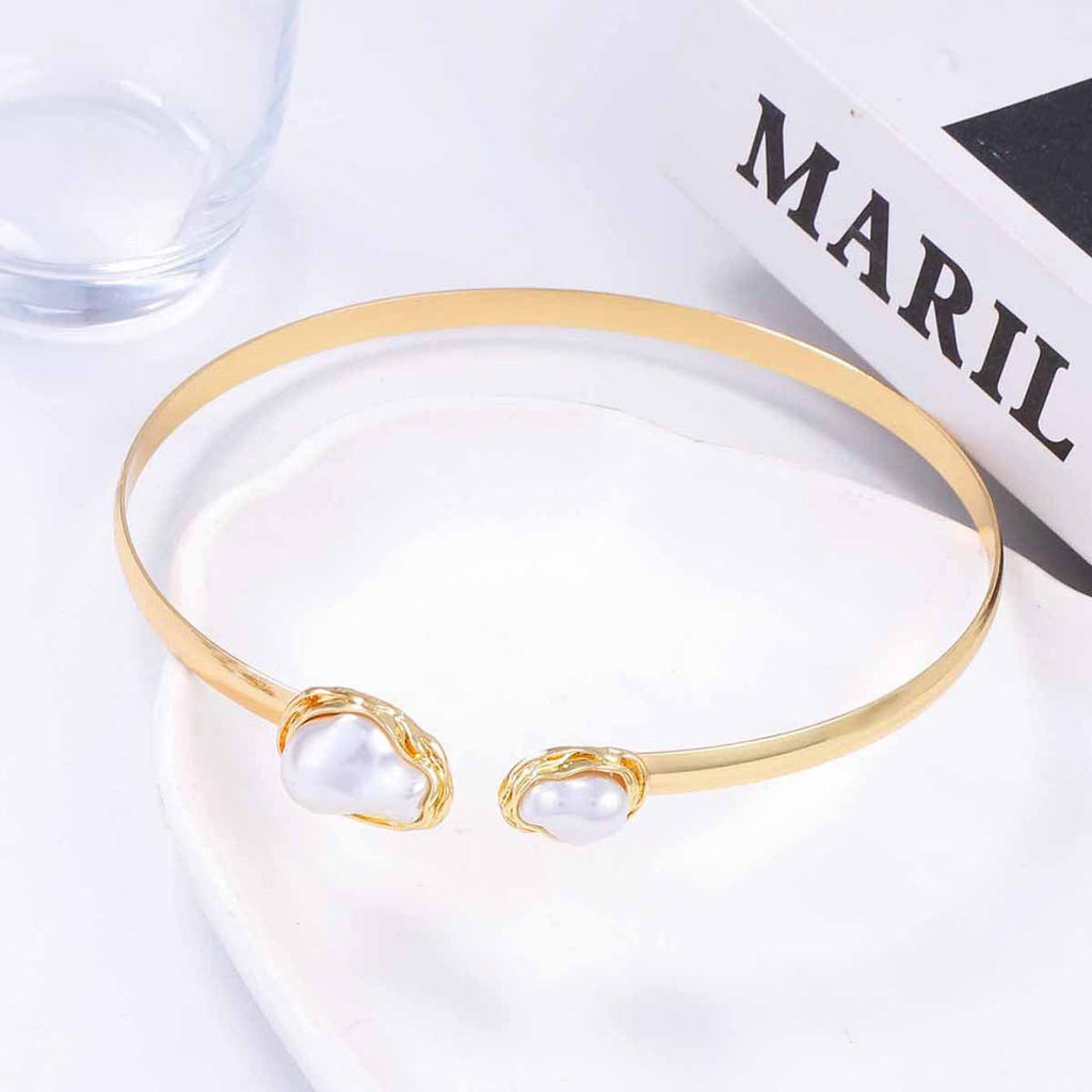 Stunning Pearl Bracelet for Daily Wear