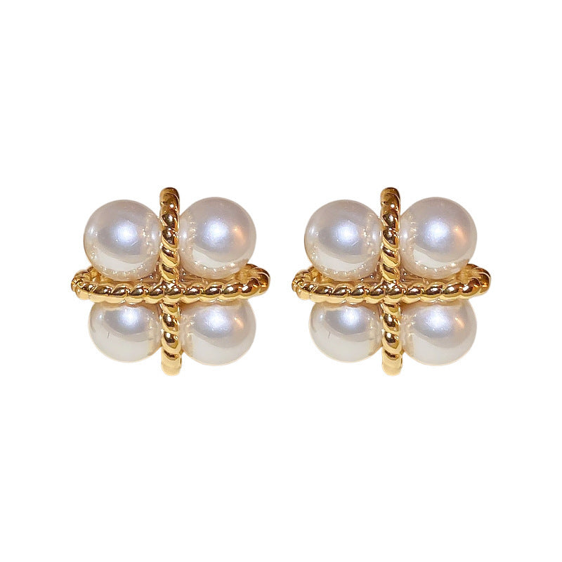 Charming Pearl Earring for Any Occasion