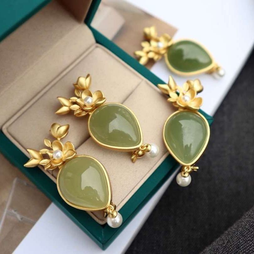 Elegant Gold Necklace for Every Occasion