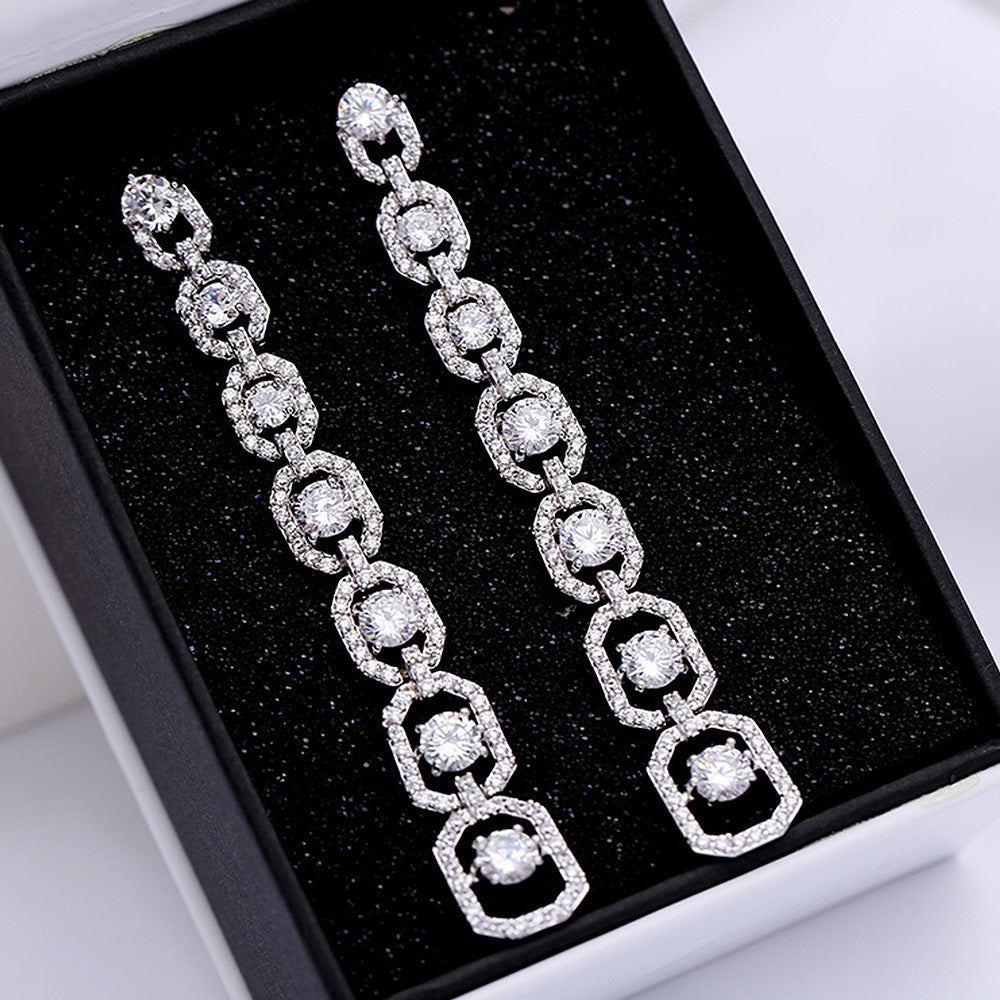 Charming Earring for Any Occasion