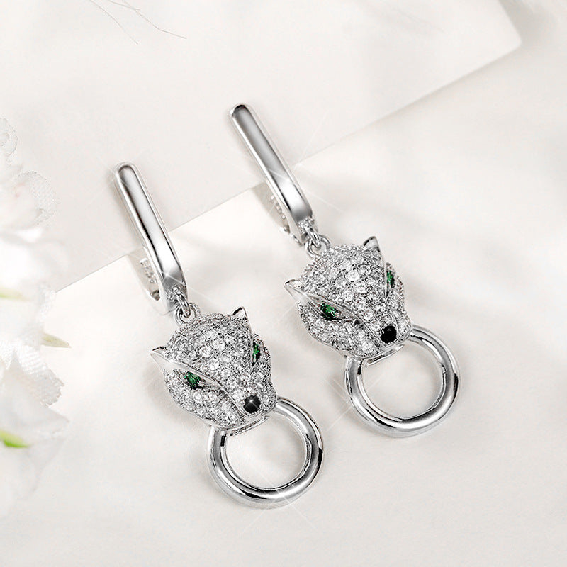 Charming Earring for Any Occasion