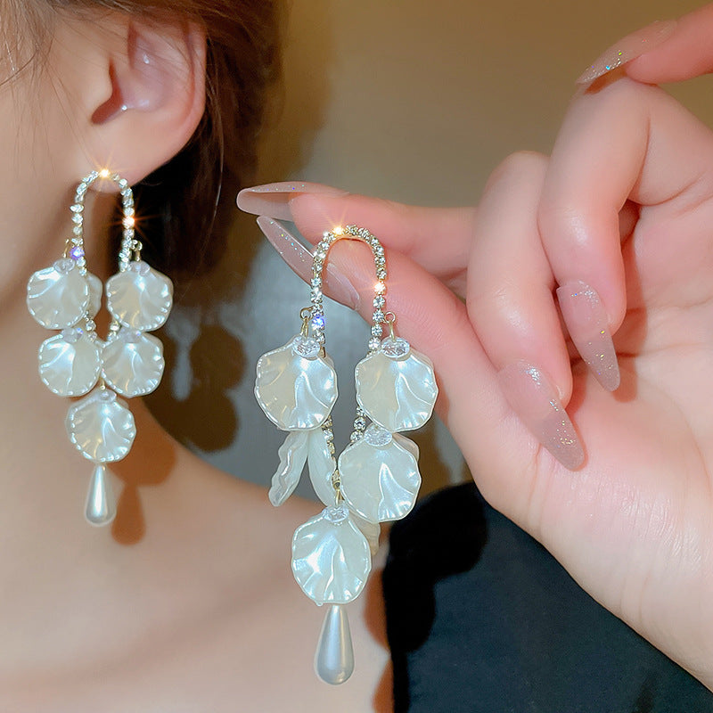 Romantic Pearl Earring for Special Moments