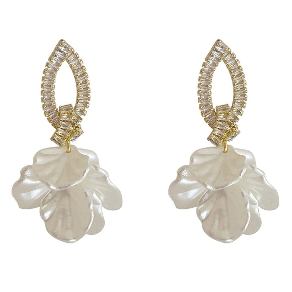 Classic Earring with Timeless Appeal