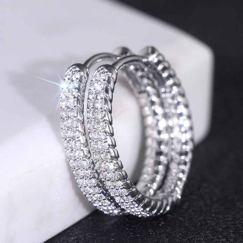 Charming Earring for Any Occasion