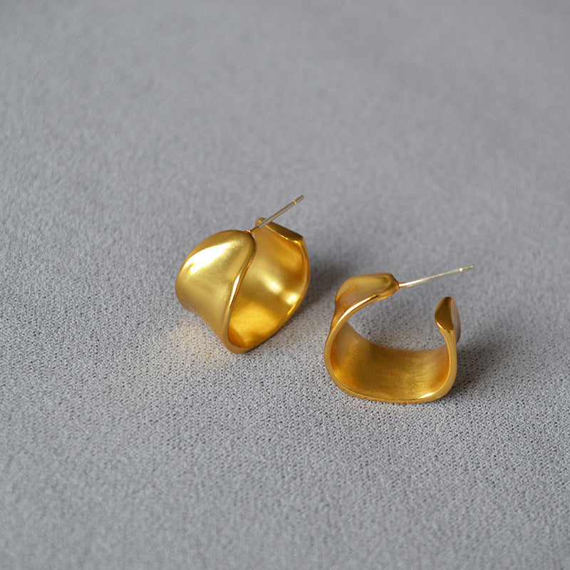 Elegant Gold Earring for Every Occasion