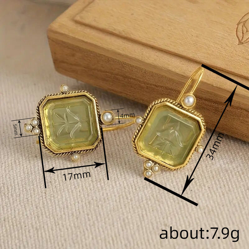 Charming Piece for Any Occasion