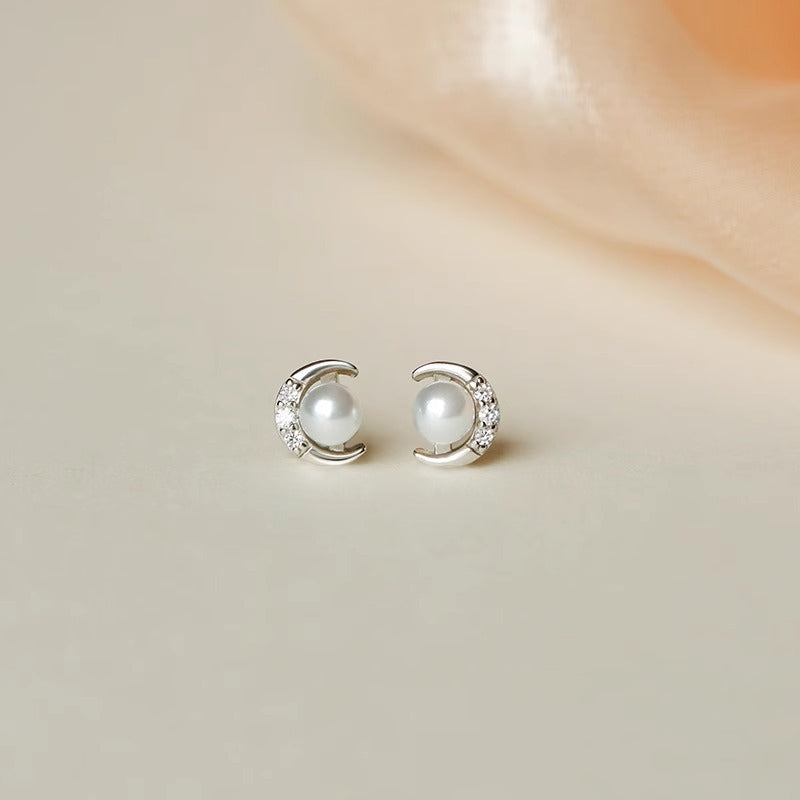 Stunning Pearl Earring for Daily Wear