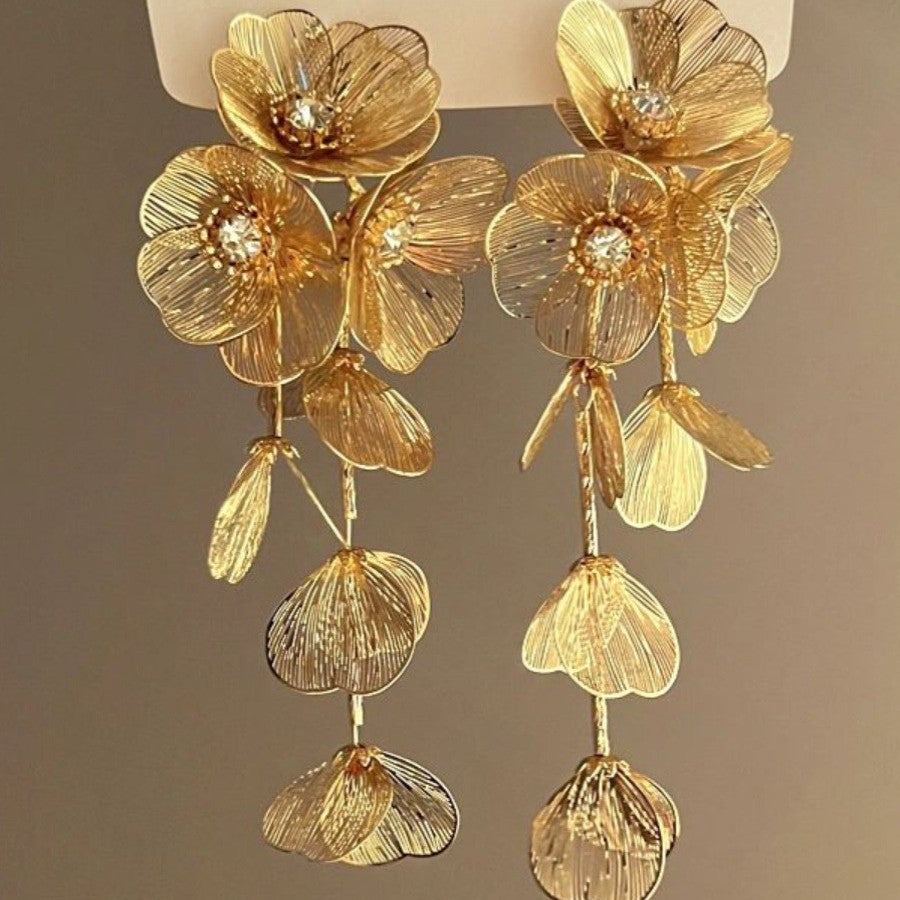 Elegant Gold Earring for Every Occasion