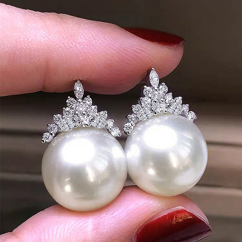 Charming Earring for Any Occasion