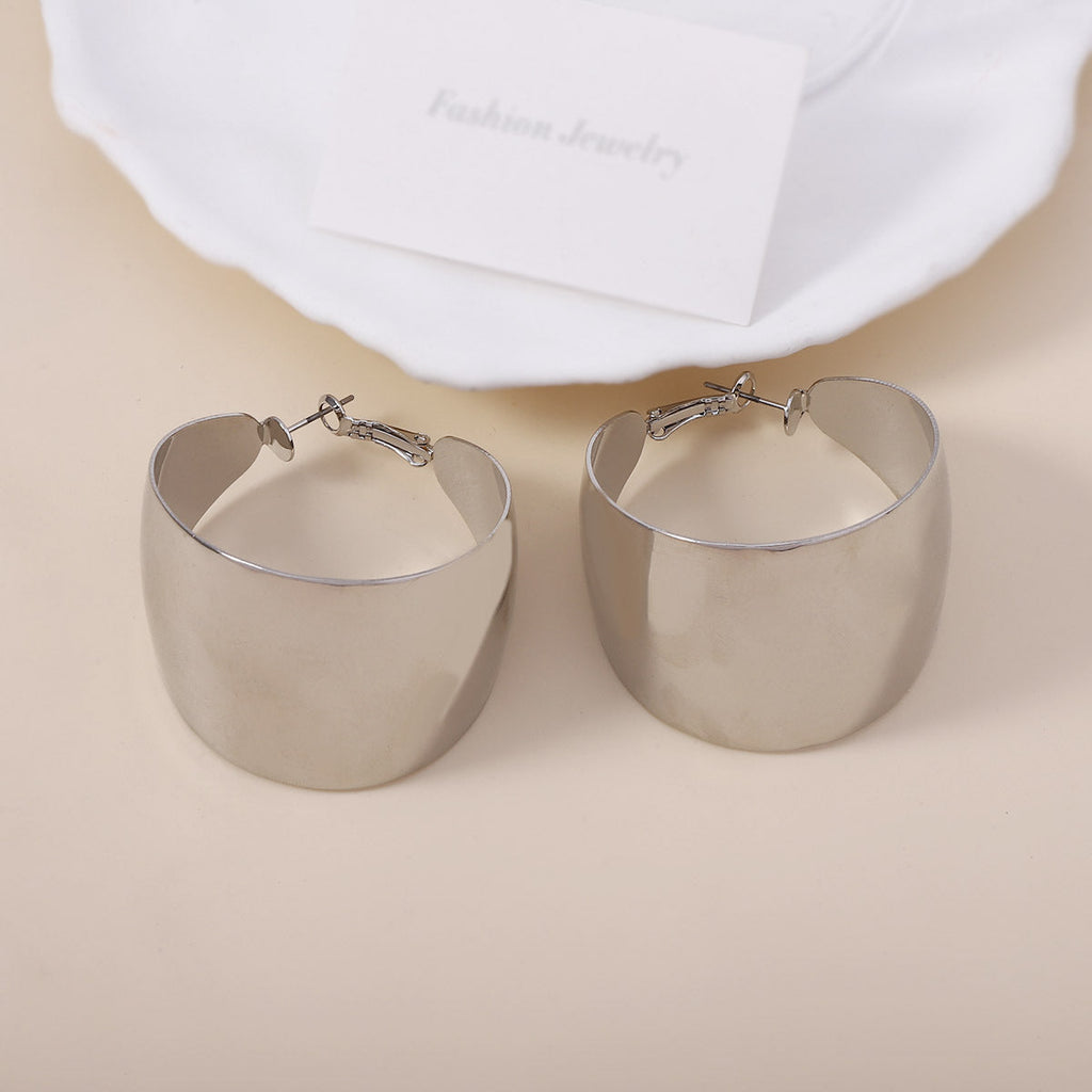 Charming Earring for Any Occasion