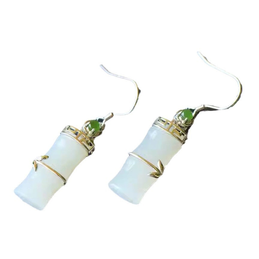 Charming Silver Earring for Any Occasion