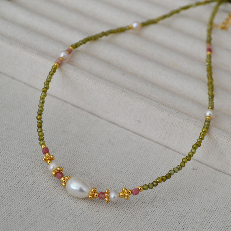 Classic Pearl Necklace with Timeless Appeal