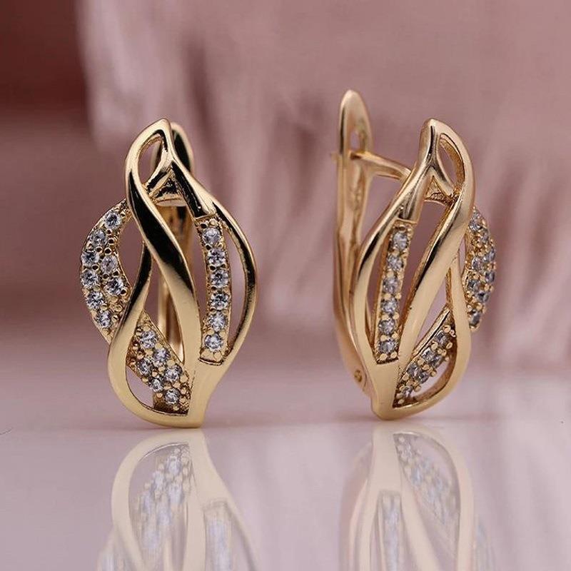 Charming Earring for Any Occasion