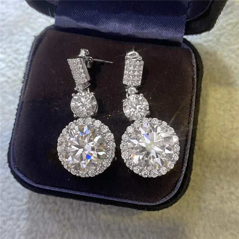 Charming Earring for Any Occasion