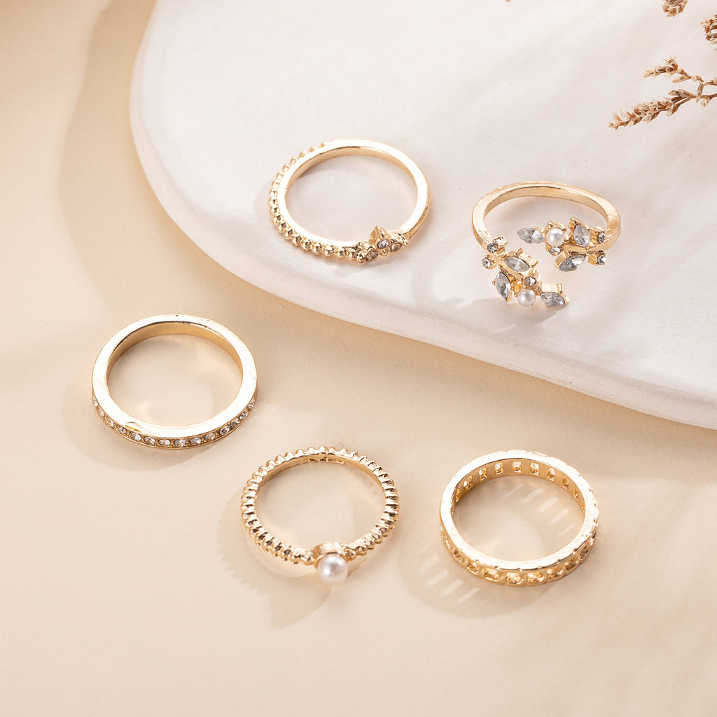 Romantic Gold Chain for Special Moments