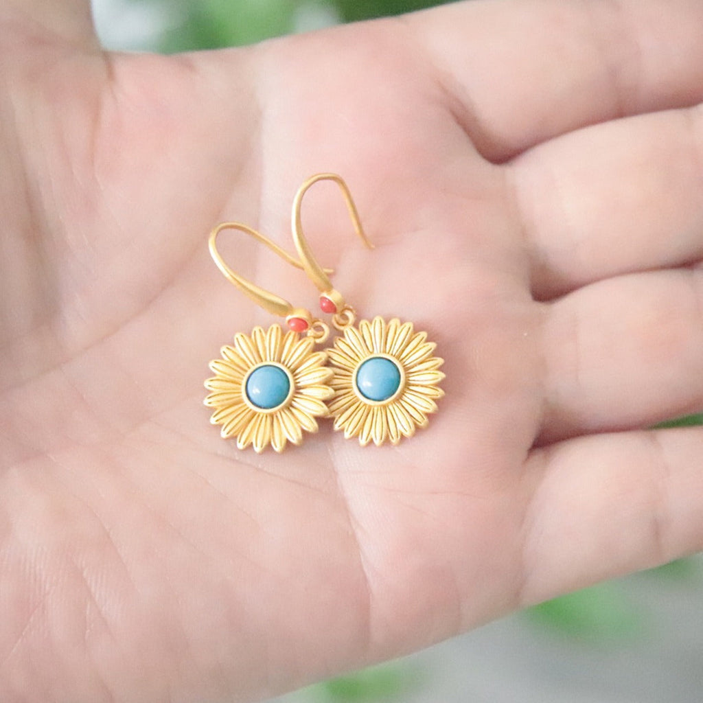 Vintage Handmade Gold Earring