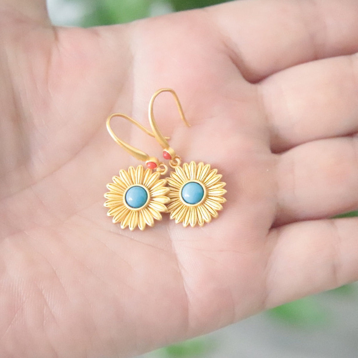 Vintage Handmade Gold Earring