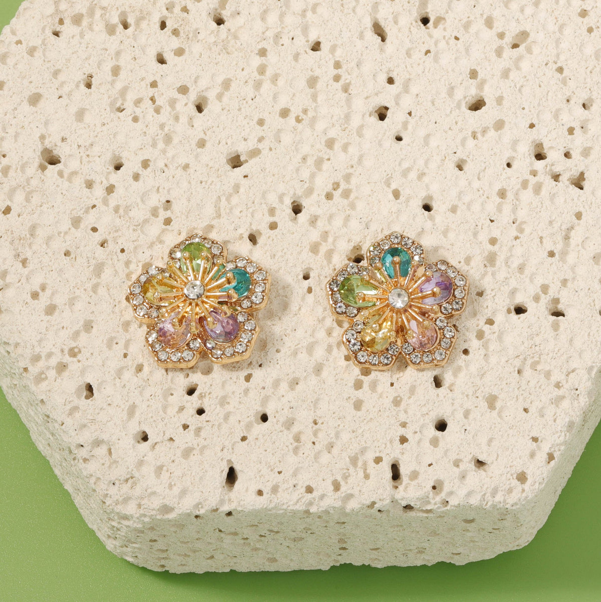 Charming Earring for Any Occasion